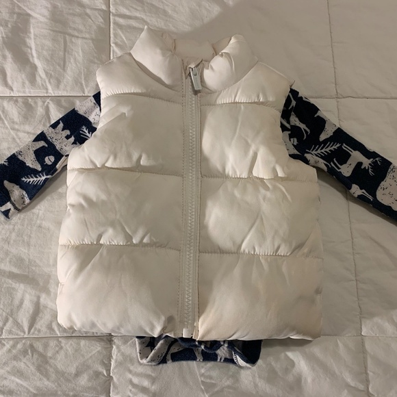 PACK OF 2 ITEMS Old Navy White Puffer Vest & Navy Blue Winter Onesie | 0-3M - Picture 1 of 11